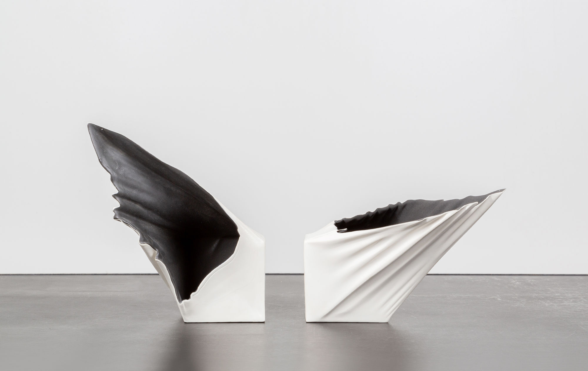 François Ruegg Ceramic sculptures Tensions