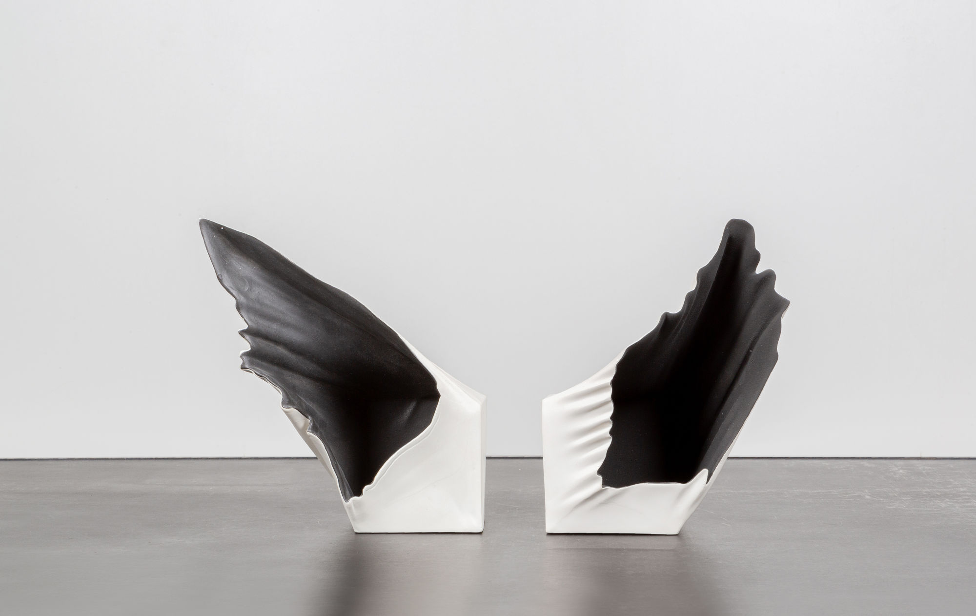 François Ruegg Ceramic sculptures Tensions