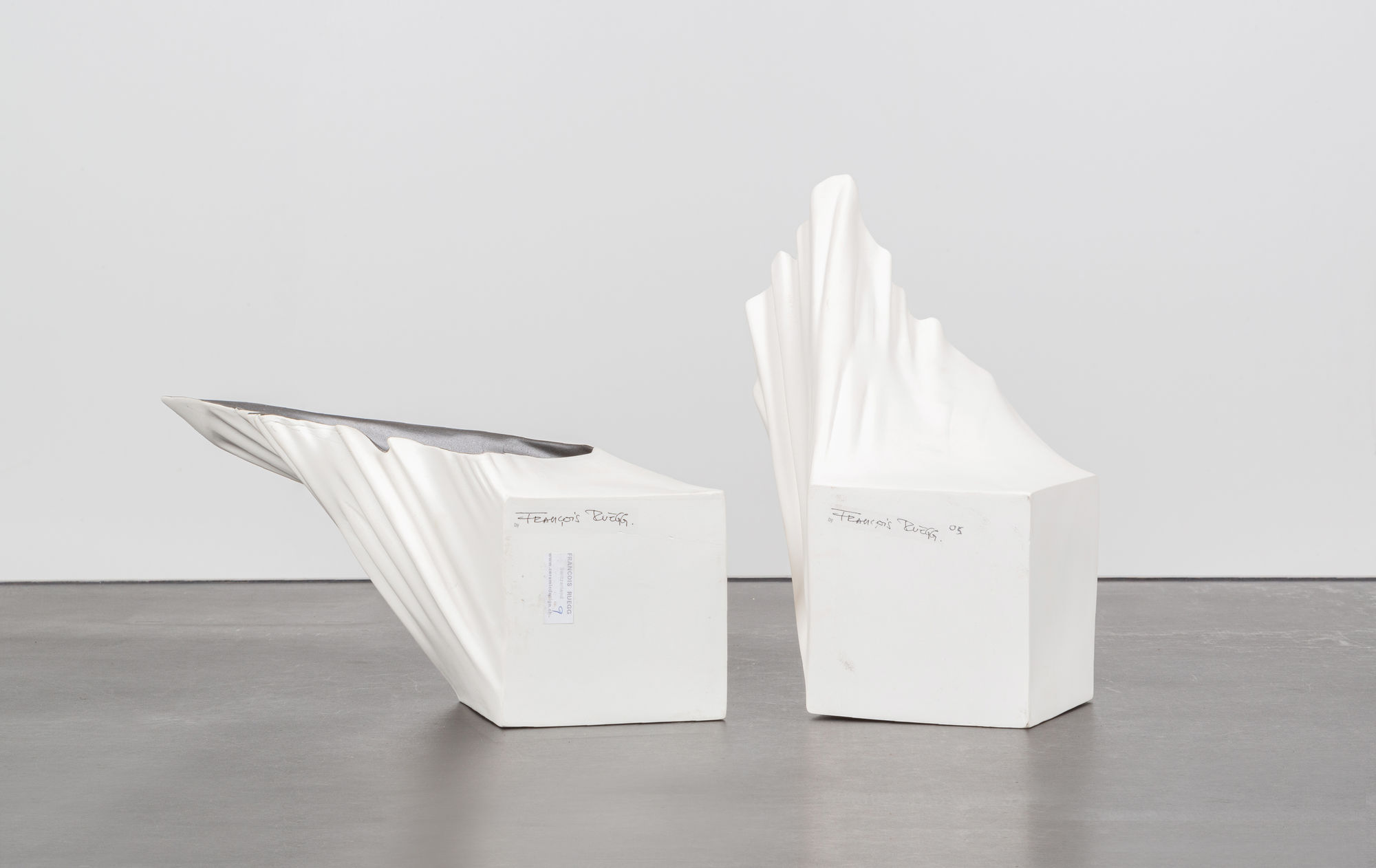 François Ruegg Ceramic sculptures Tensions