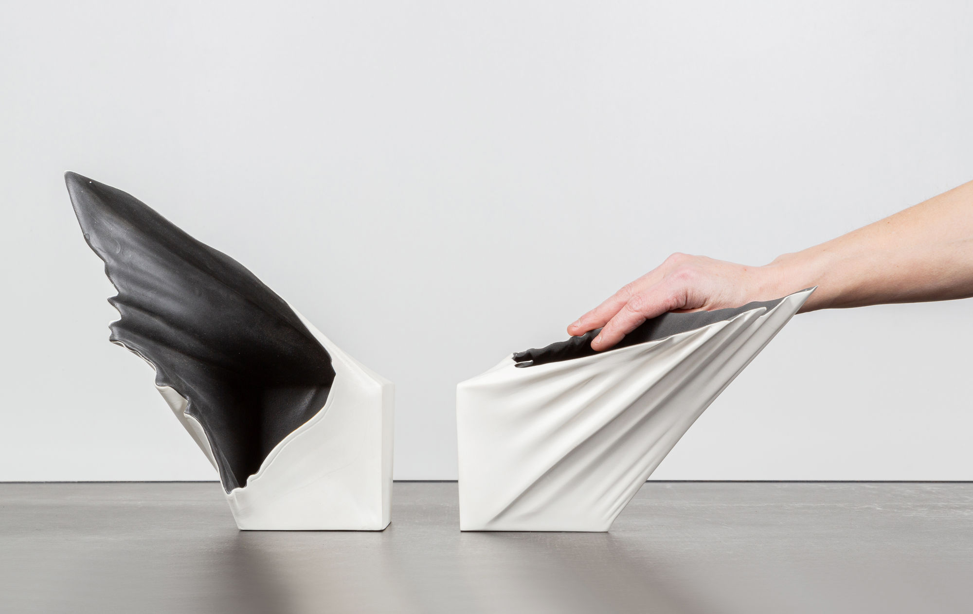 François Ruegg Ceramic sculptures Tensions