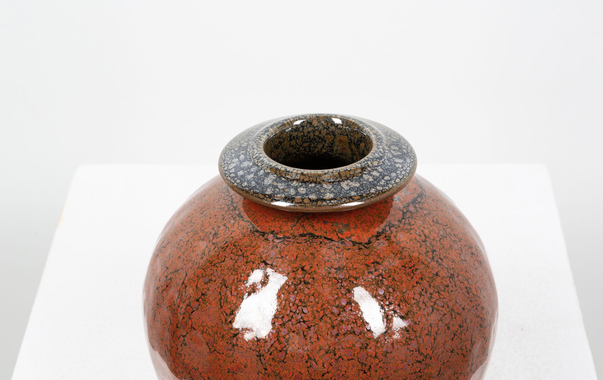 DANIEL DE MONTMOLLIN ceramic vase