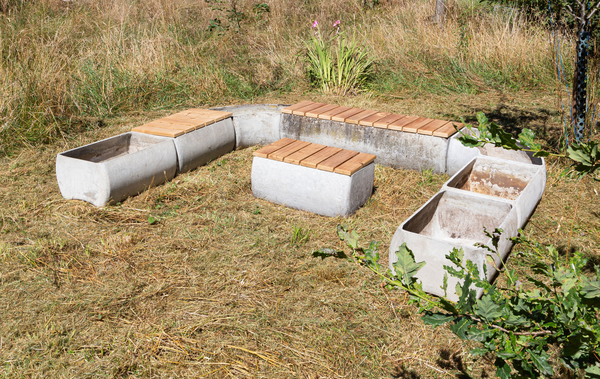 Eternit Flower pots and benches