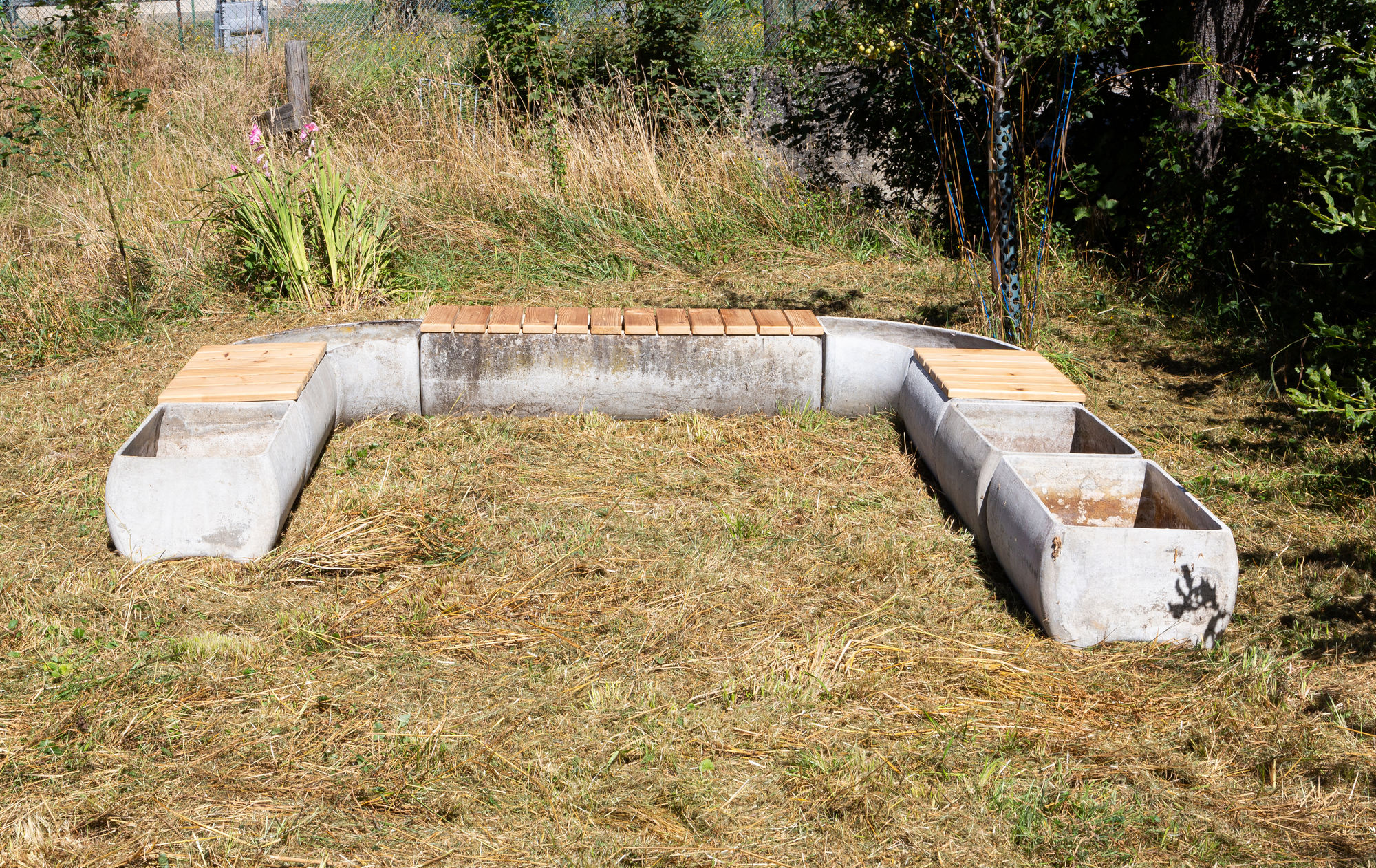 Eternit Flower pots and benches