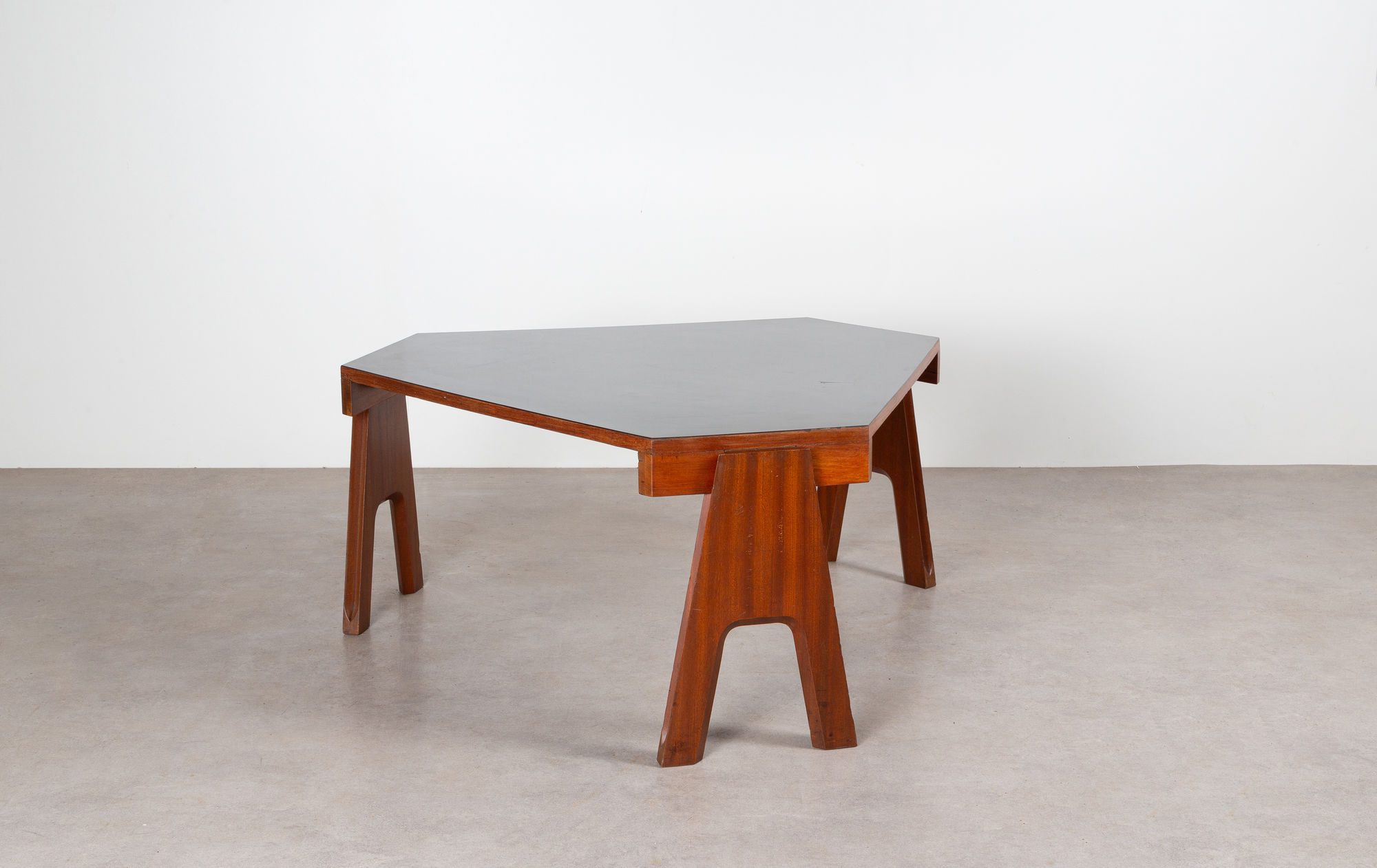 Angelo Mangiarotti coffee table club 44