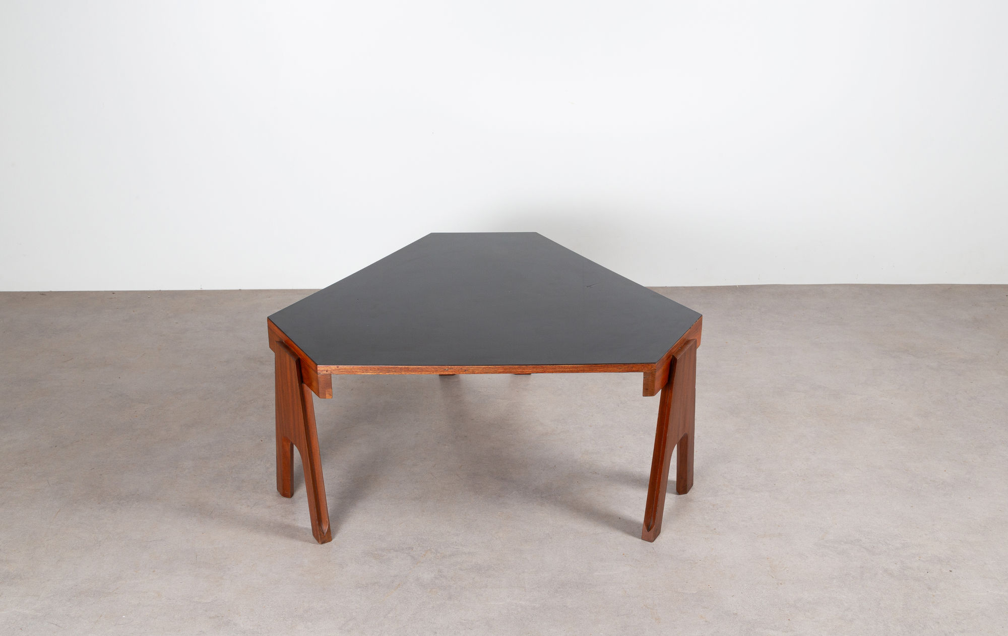 Angelo Mangiarotti coffee table club 44