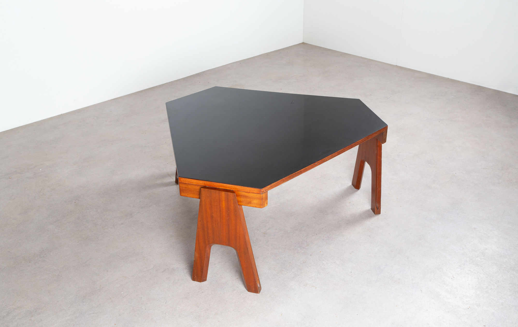 Angelo Mangiarotti coffee table club 44