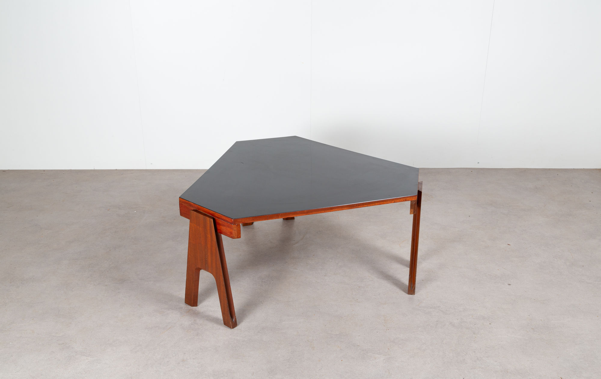 Angelo Mangiarotti coffee table club 44