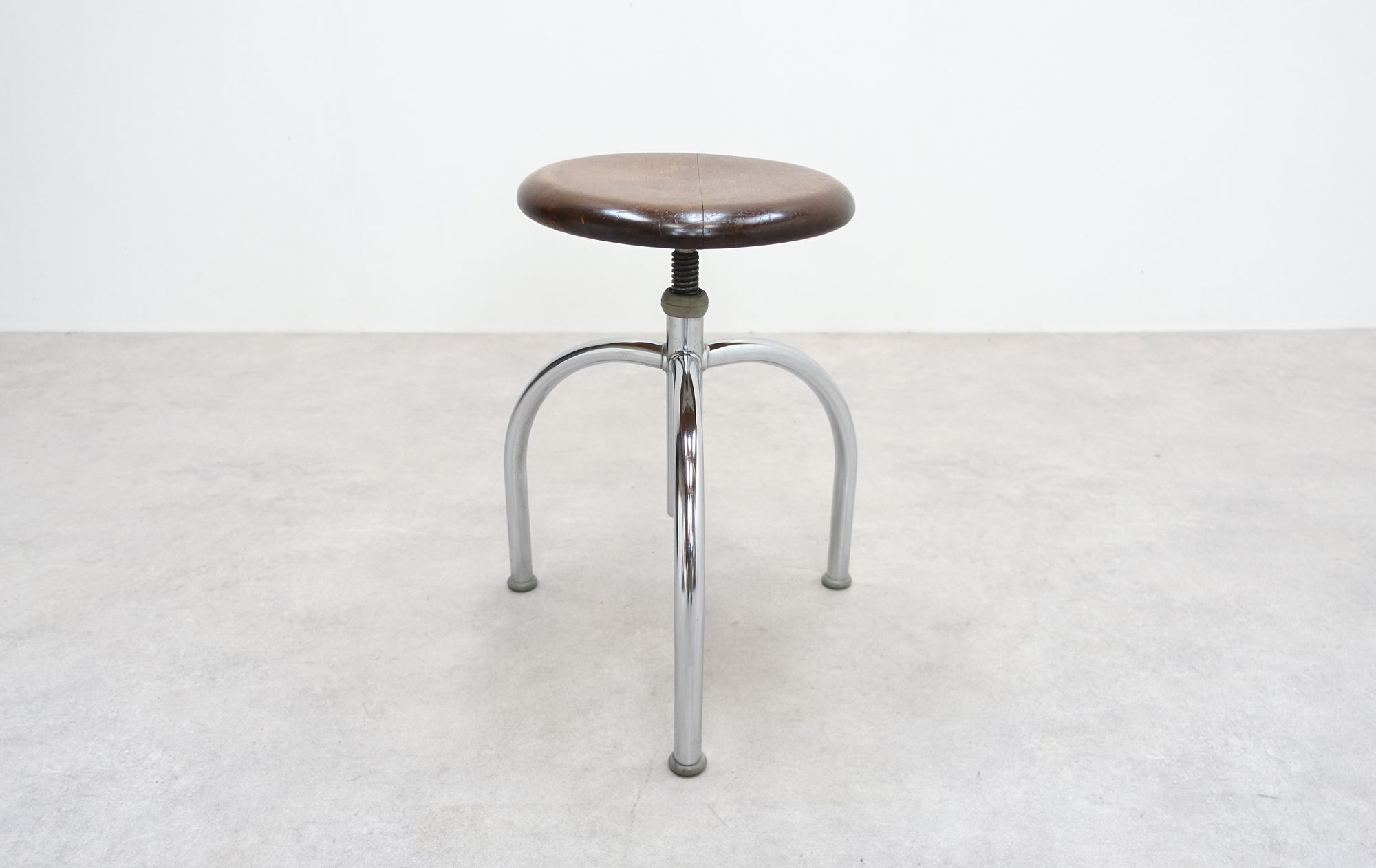 modernist stool 30s Bigla Margarete Schütte-Lihotzky