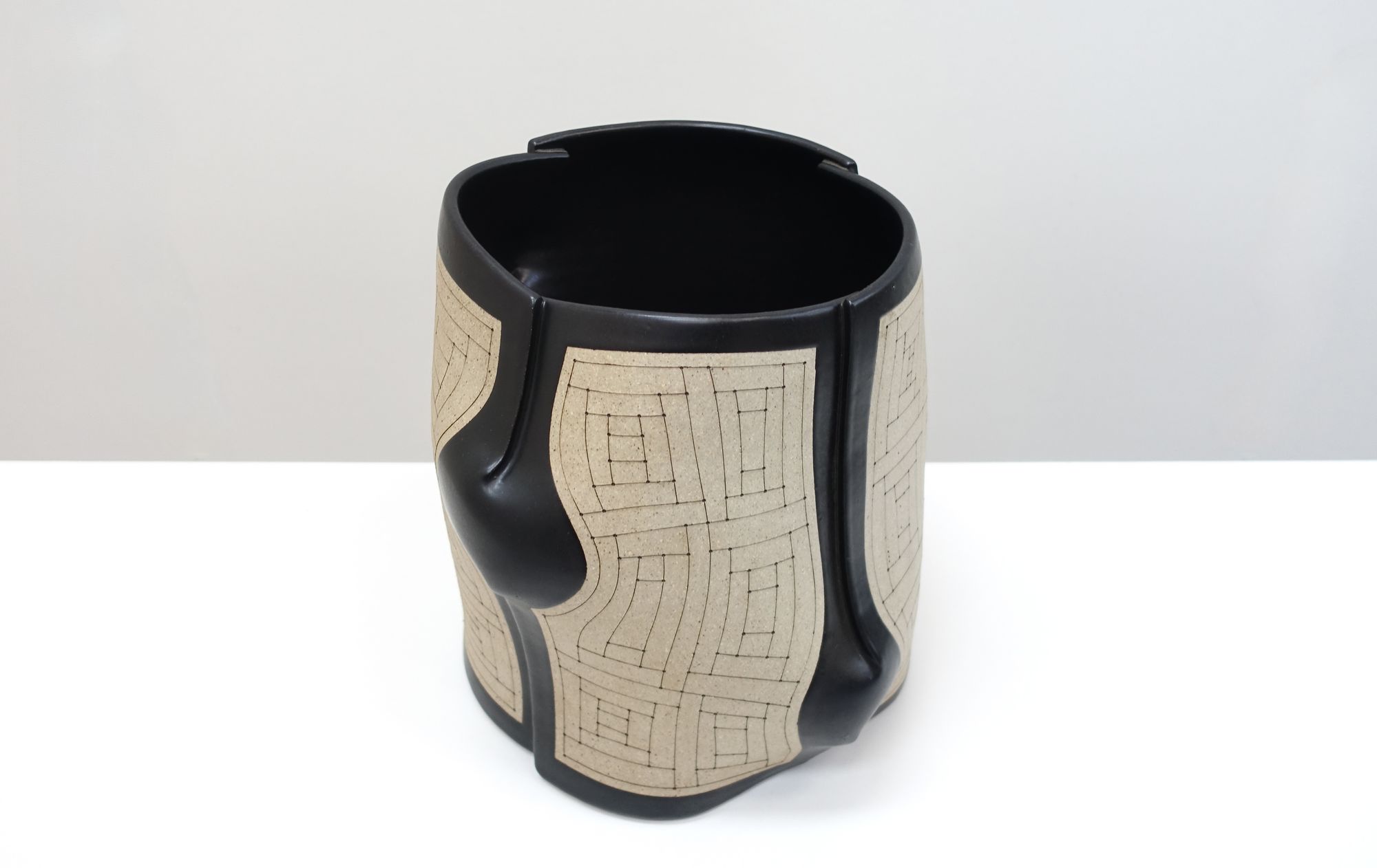 Ceramic vase Gustavo Perez '90s