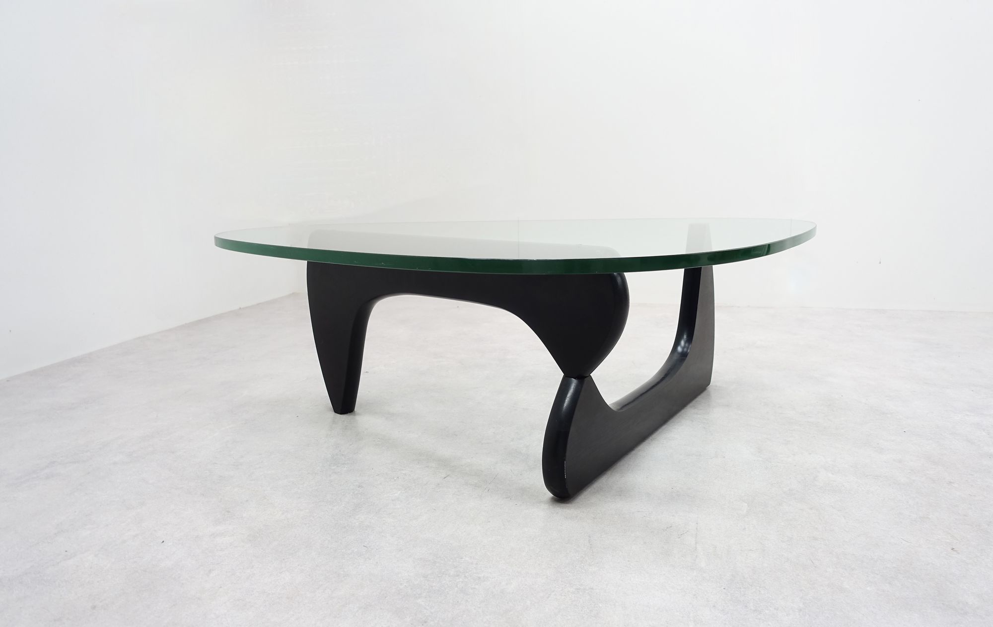 In-50 coffee table Isamu Noguchi Herman Miller 60s