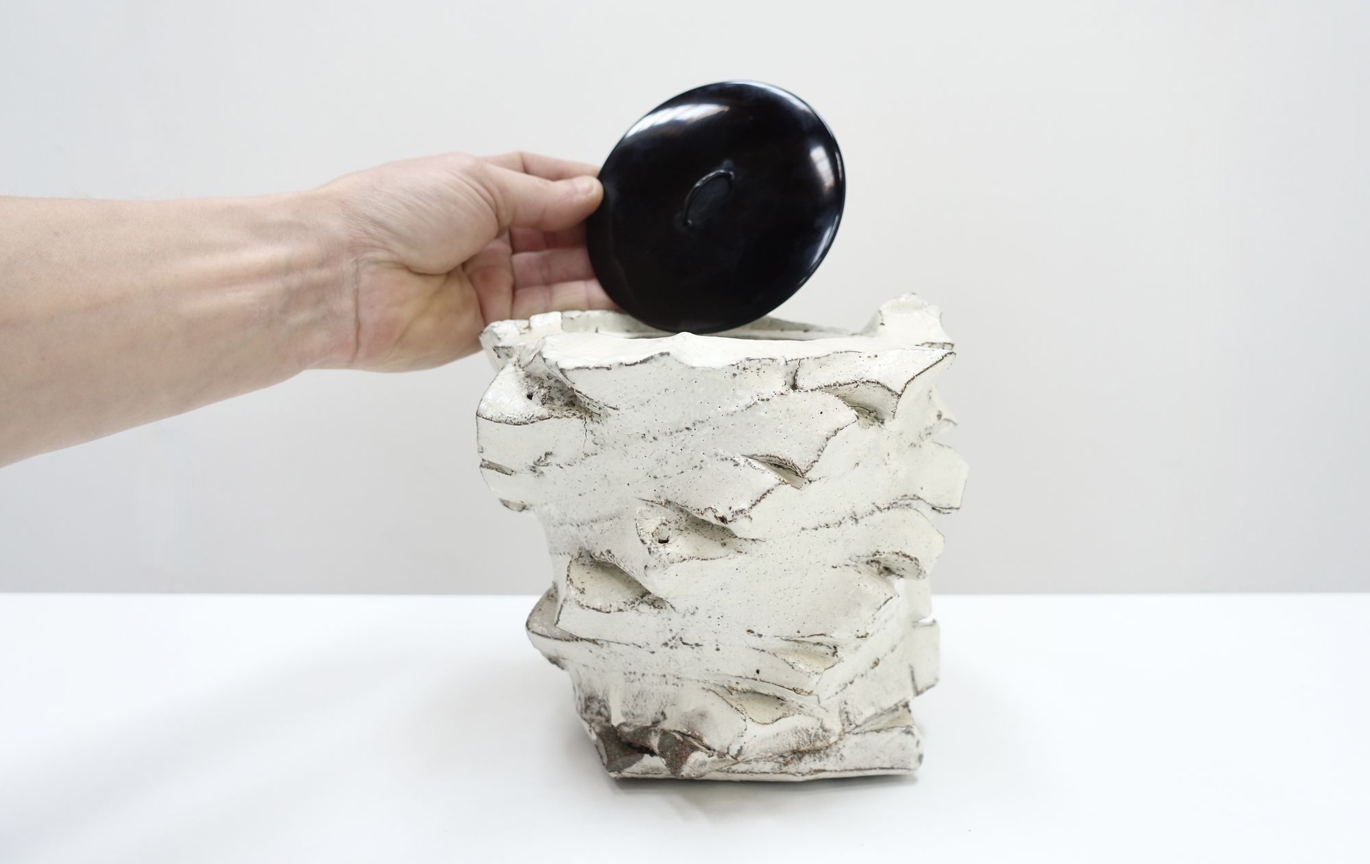 ceramic box Shozo Michikawa