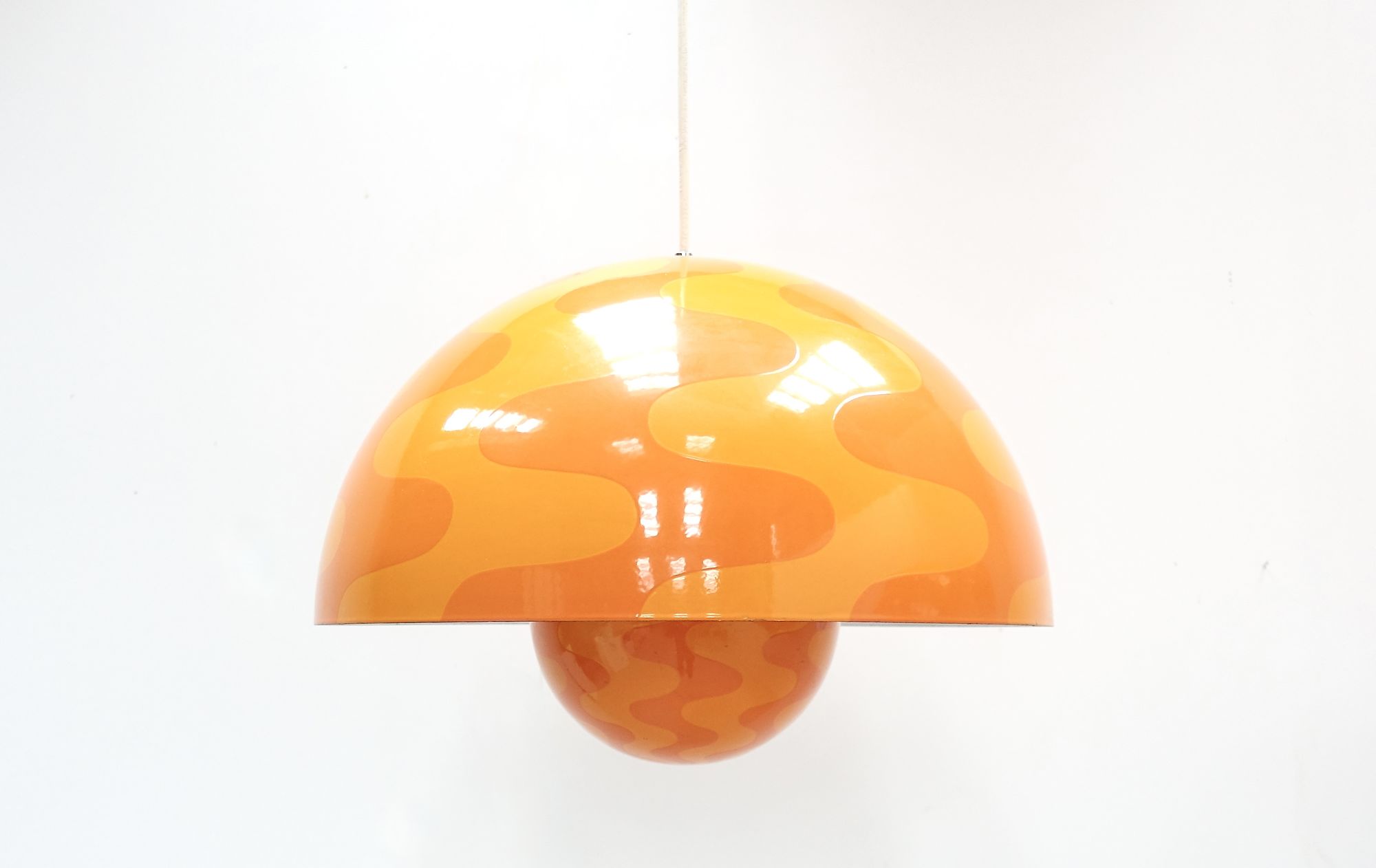 Big Flowerpot Verner Panton pendant lamp 1969 Poulsen