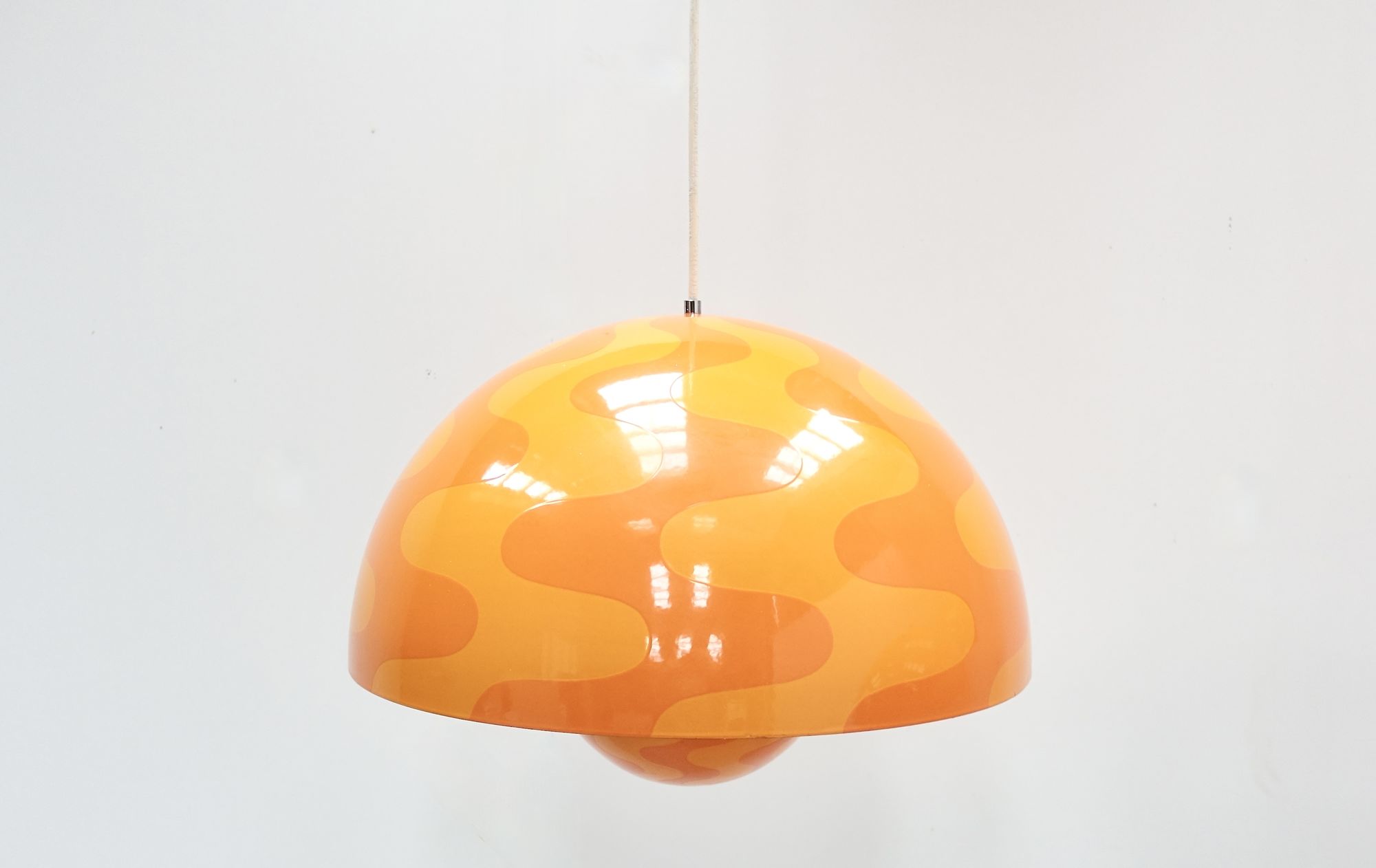 Big Flowerpot Verner Panton pendant lamp 1969 Poulsen