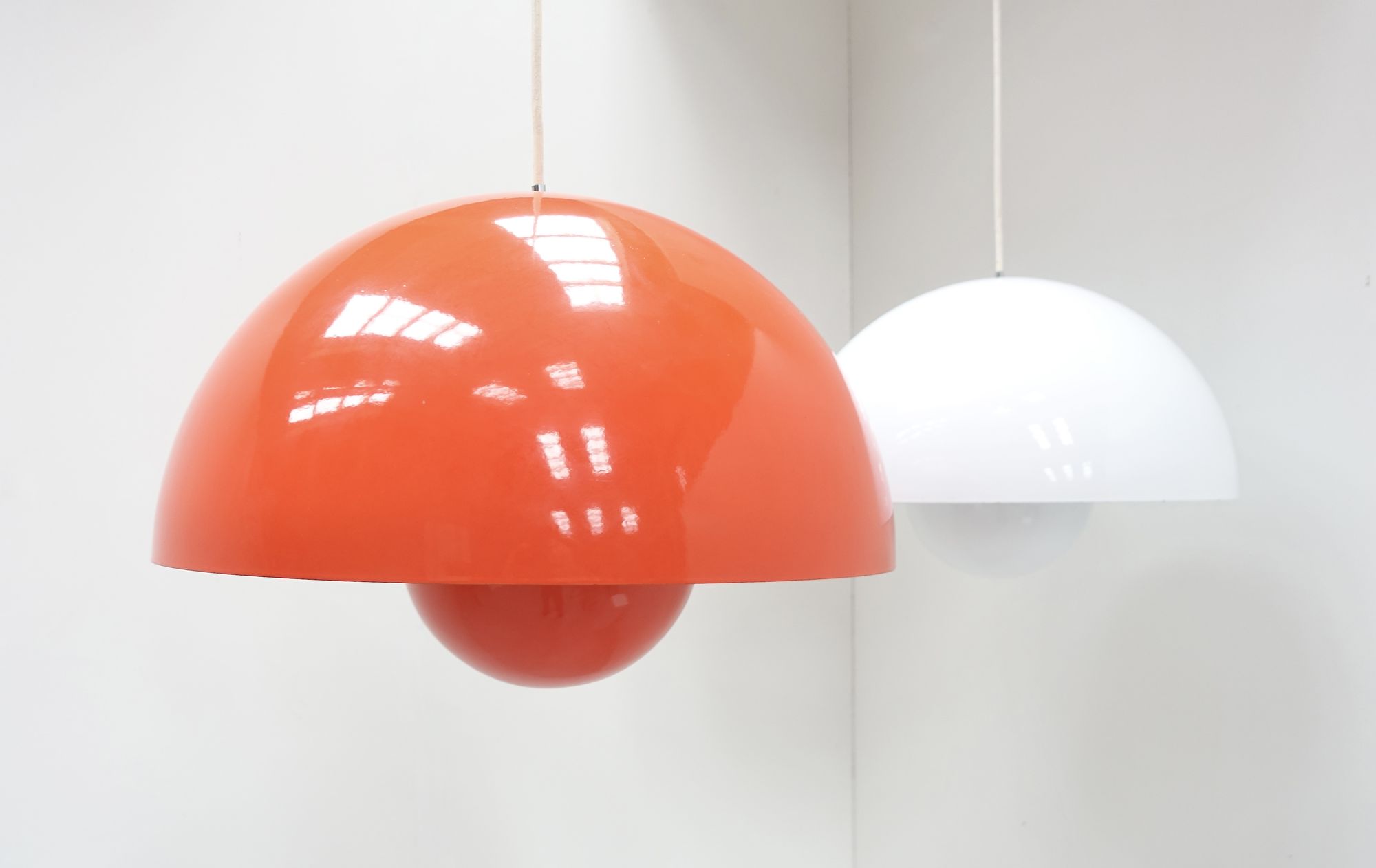 big flower pot lamps Verner Panton Poulsen 70s