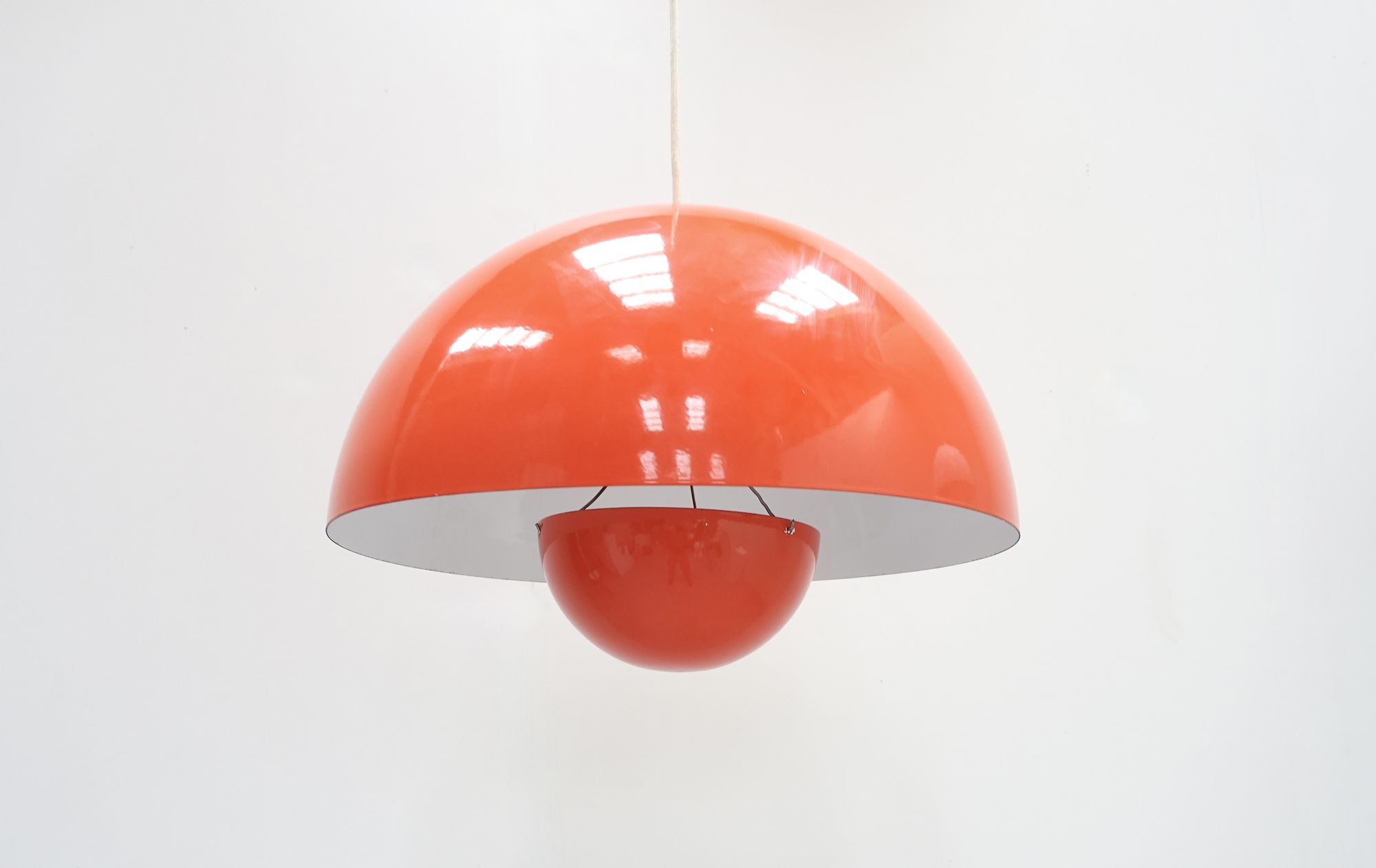 big flower pot lamps Verner Panton Poulsen 70s