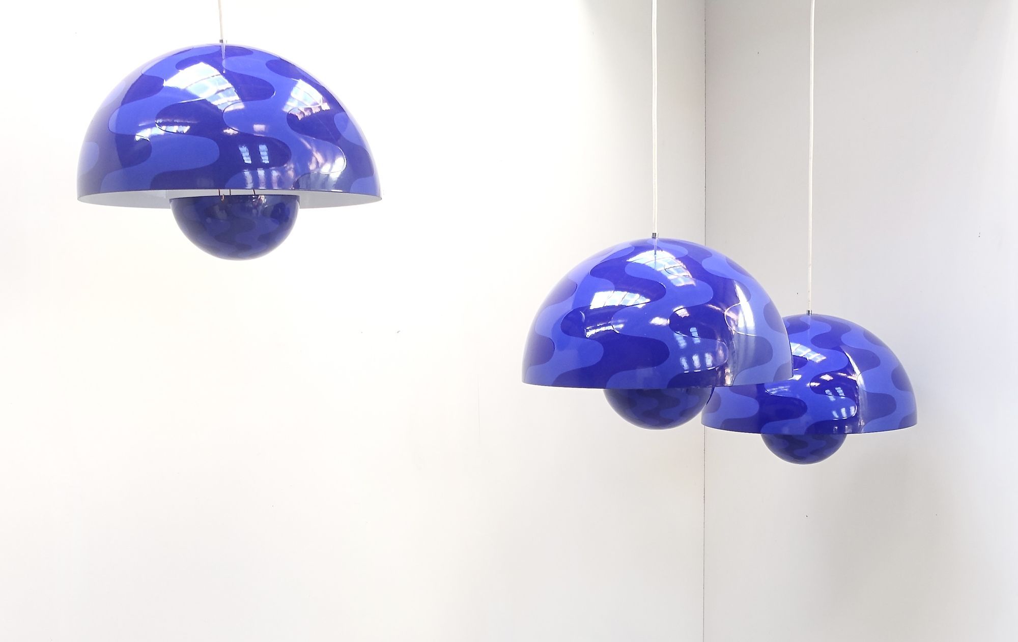 big flower pots lamps Verner Panton Poulsen 70s