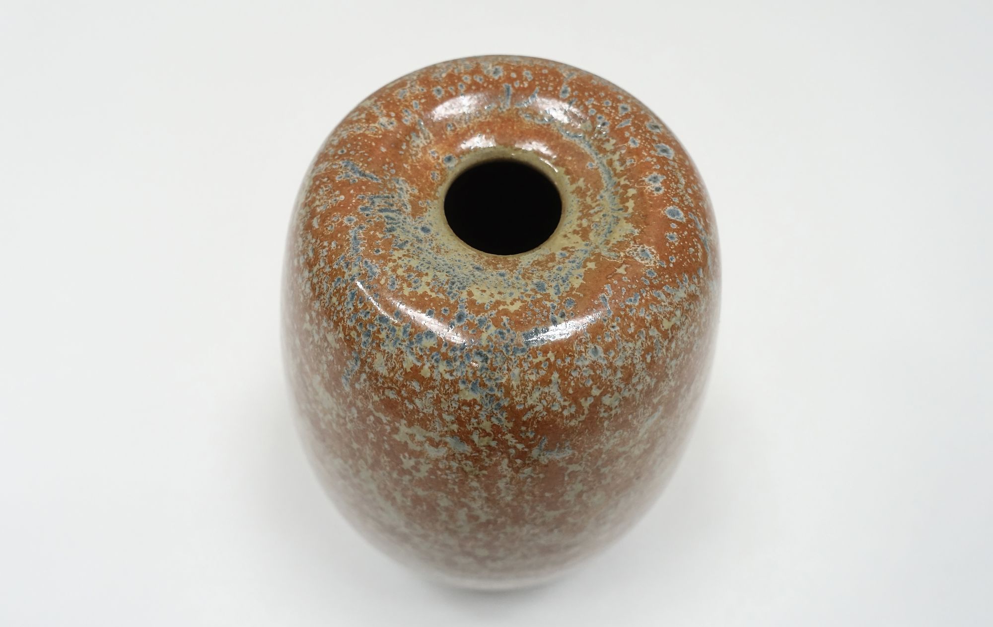 ceramic vase Daniel de Montmollin