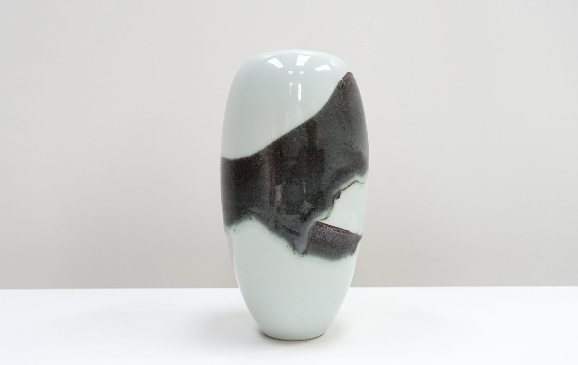 ceramic vase Charles Hair 90s