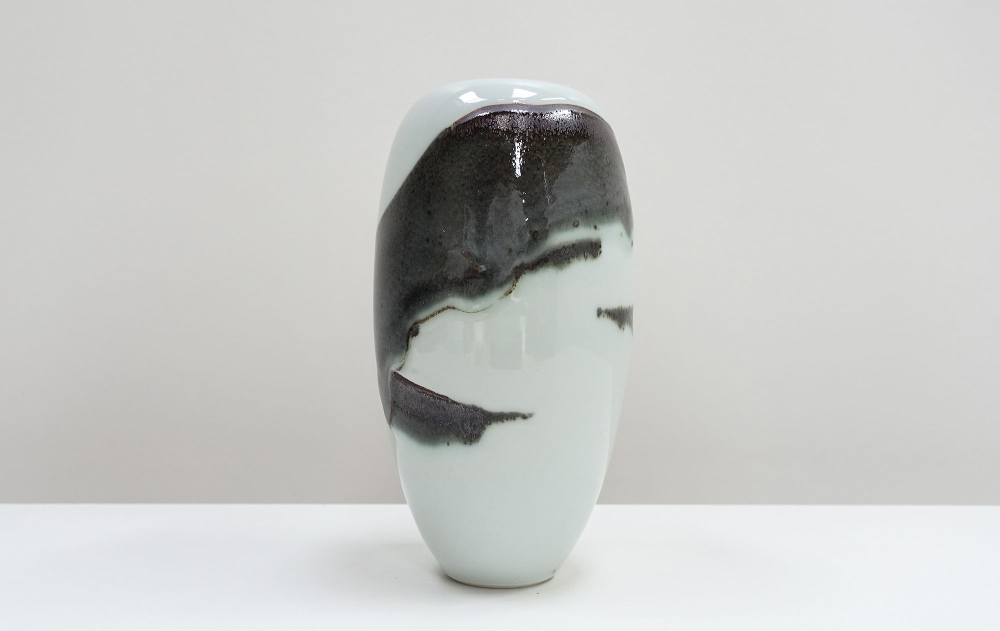 ceramic vase Charles Hair 90s