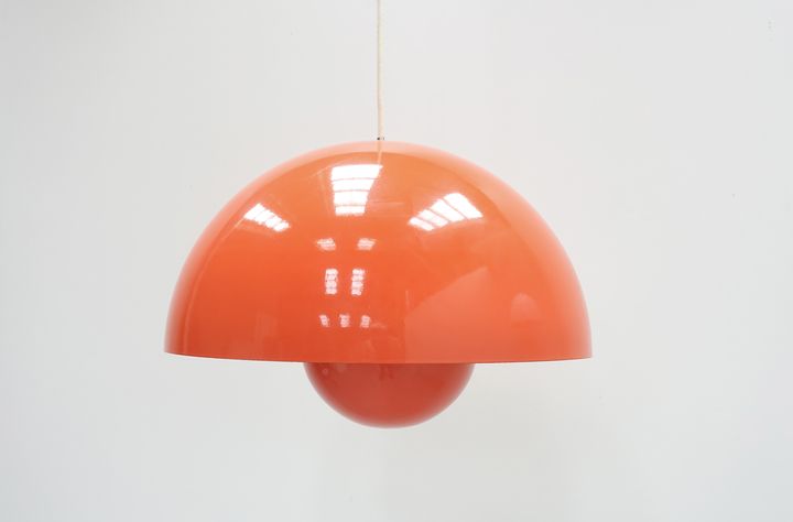 big flower pot lamps Verner Panton Poulsen 70s